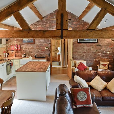 The Old Stables Villa Helsby Exterior foto